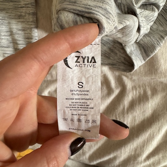 Zyia split back long sleeve shirt - Picture 3 of 3